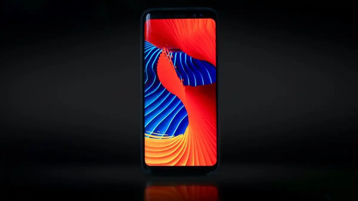 What Is AMOLED Dark Mode and How Does It Work?