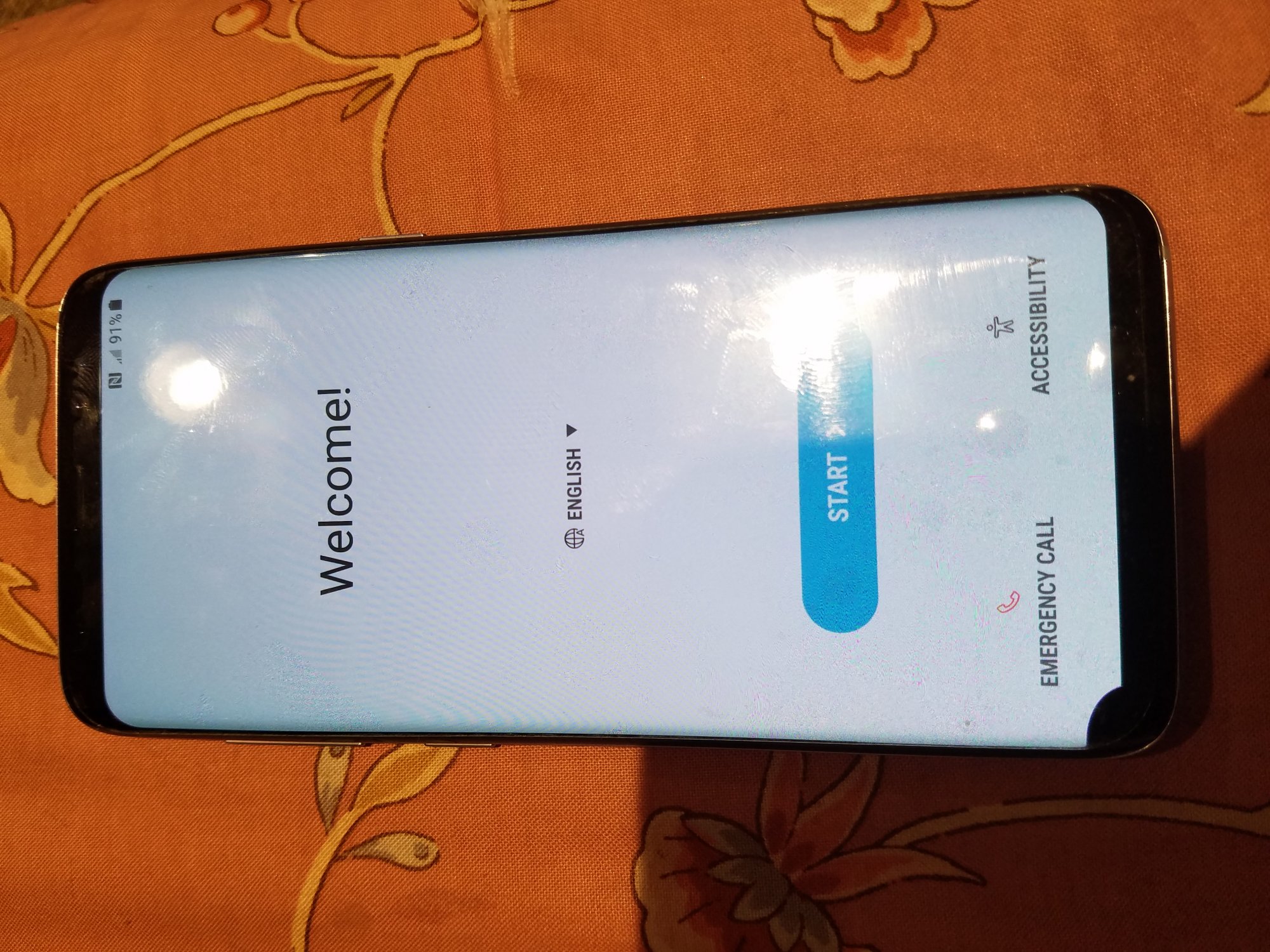 Samsung s8 Ugly block spot on corner does anyone has this problem