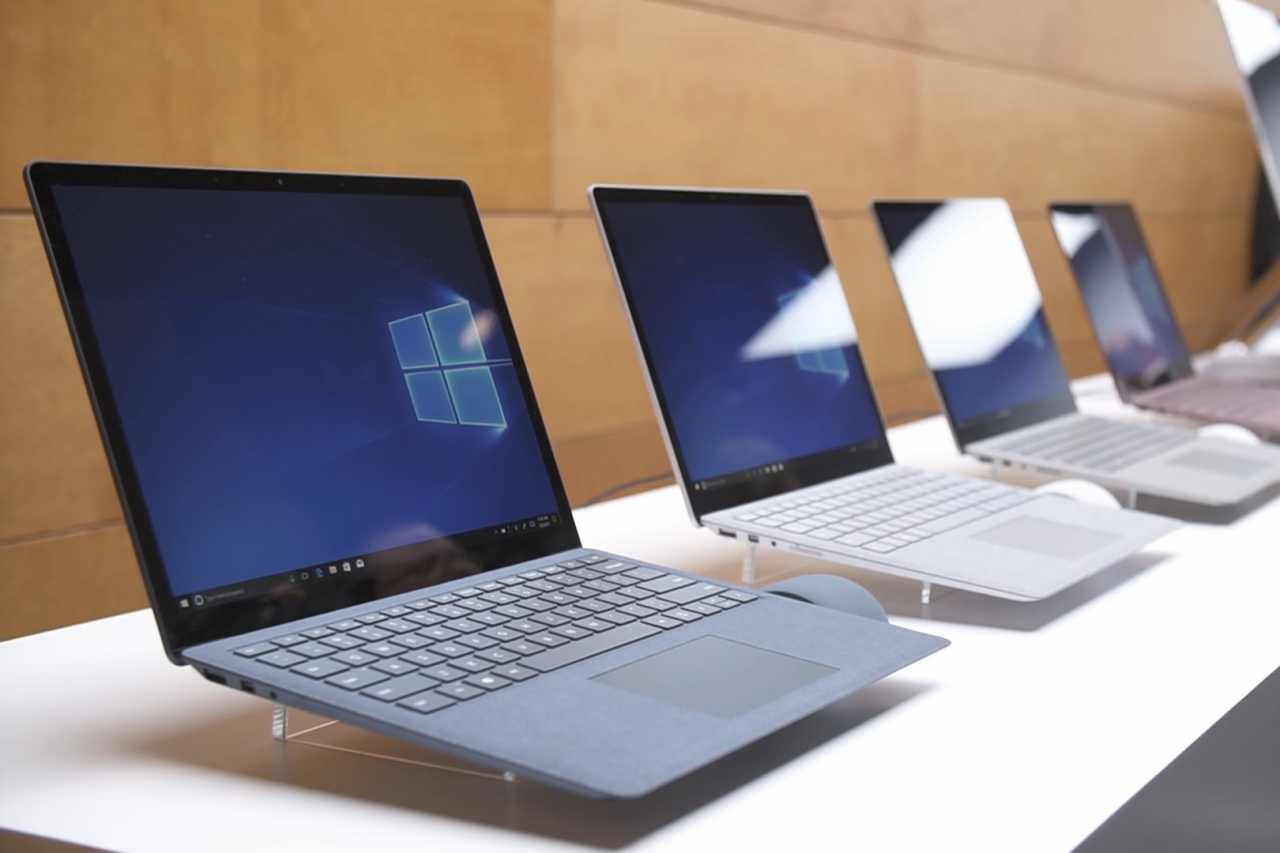 Surface Laptop vs Chromebook Pixel Comparación rápida AndroidTR