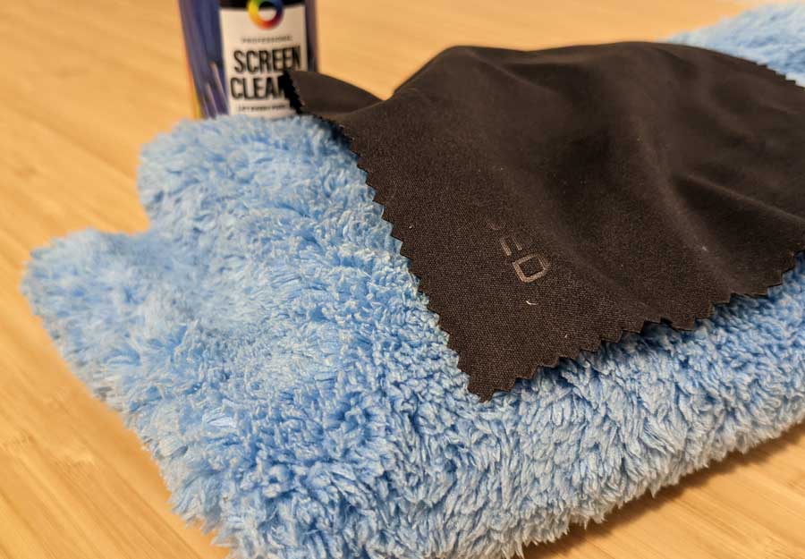 How To Clean a Smart TV Screen [LCD & Plasma] - AndroidTVNews