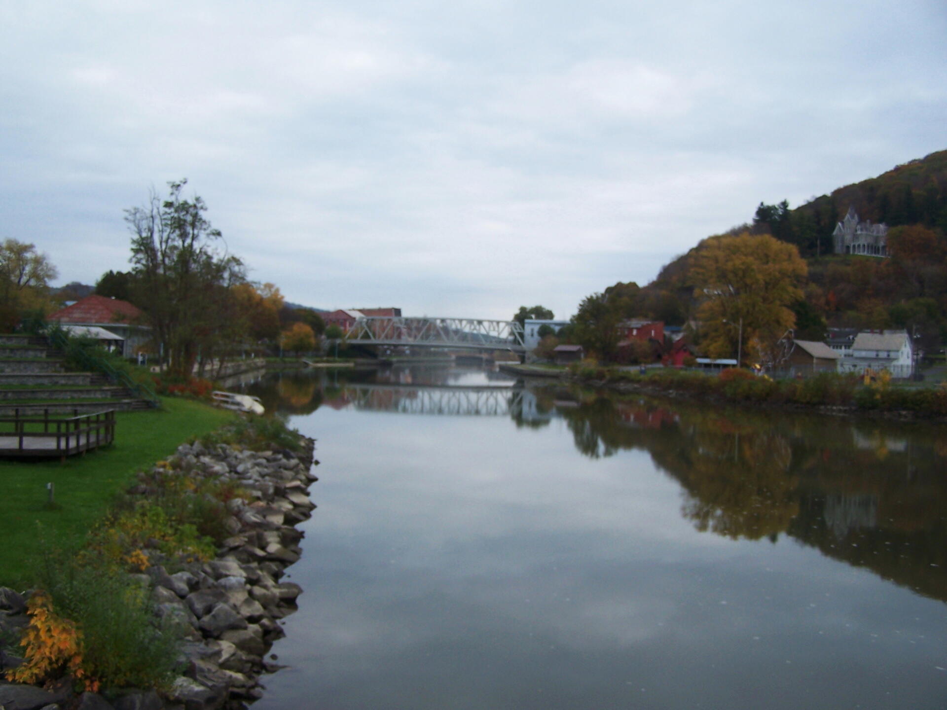 Photo Saunders Street Bridge Andy
