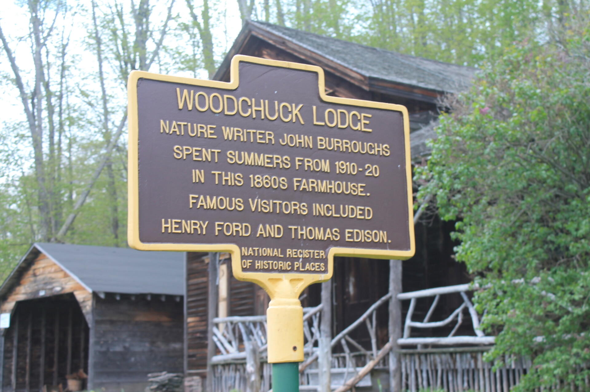 Photo Woodchuck Lodge Sign Andy