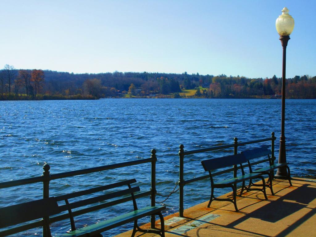 Photo Benches along Cazenovia Lake Andy
