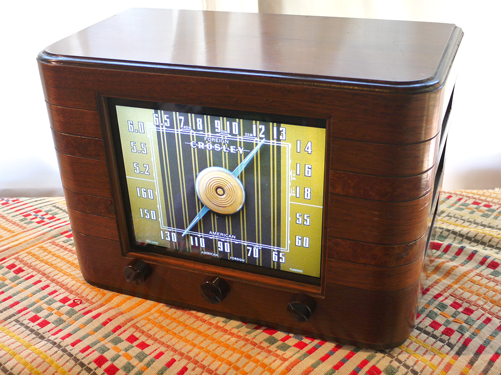 Raspberry Pi meets 1942 Crosley Radio
