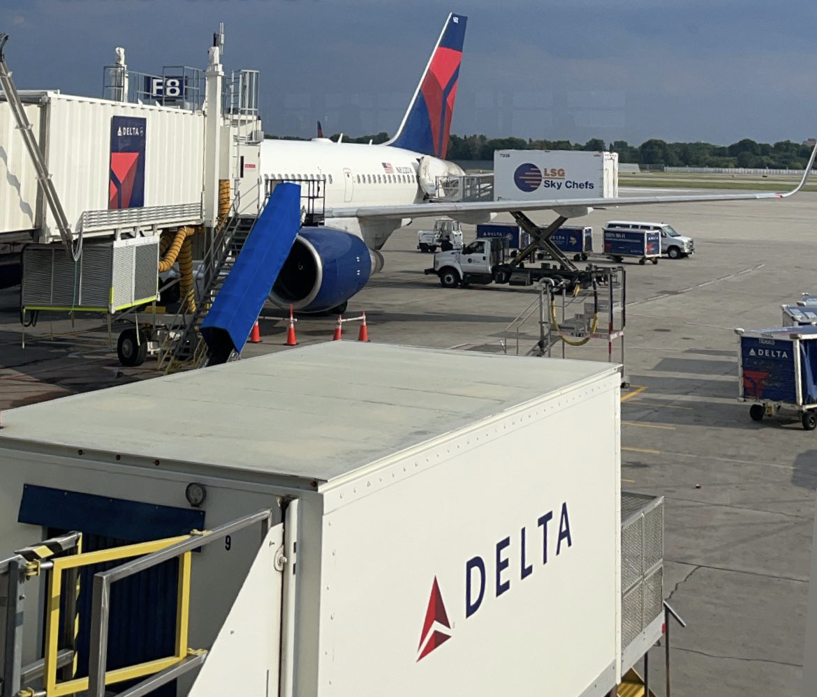 Delta paid me 4500 to take a later flight! Andy's Travel Blog