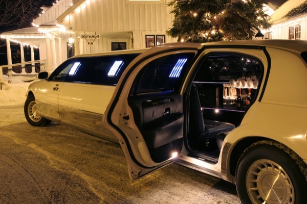 Preferred and Respected limo rental company in Jackson, TN, 38305.