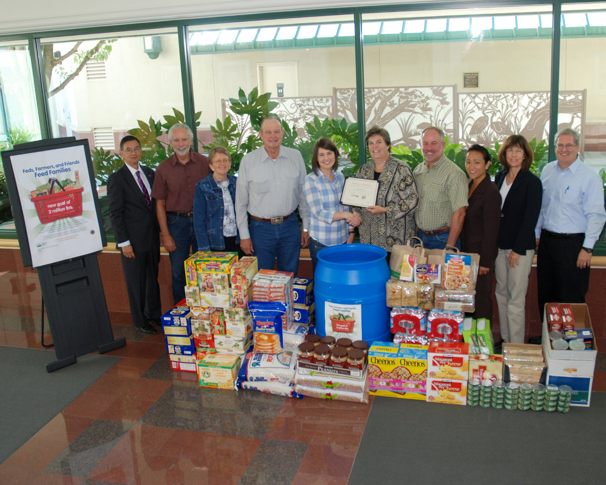 ‘Feds Feed Families’ with 33,500 Pounds of Donations