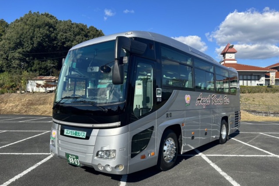 中型バス03 中型バス 車両紹介 岡山と真庭の貸切バス・タクシー｜エンゼルサービス