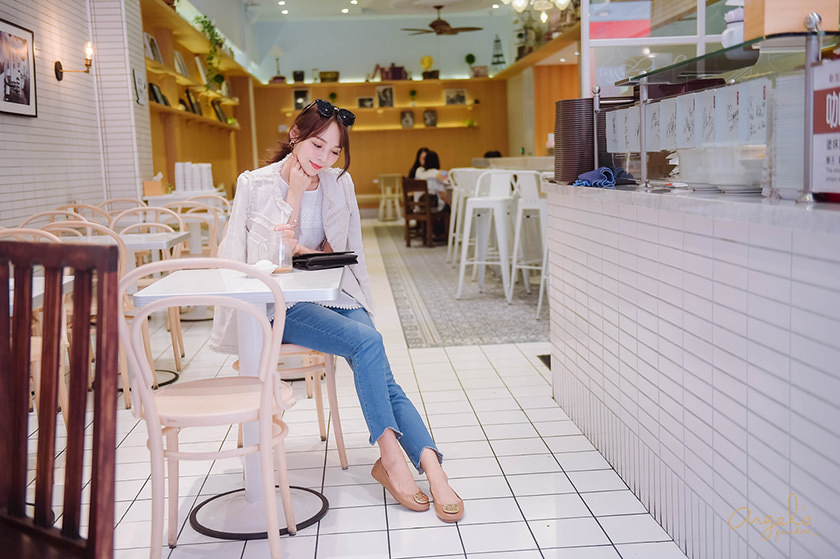 【時尚】簡約又柔軟,一穿上就戀愛的Tory Burch羊皮芭蕾舞鞋,黑色跟焦糖色