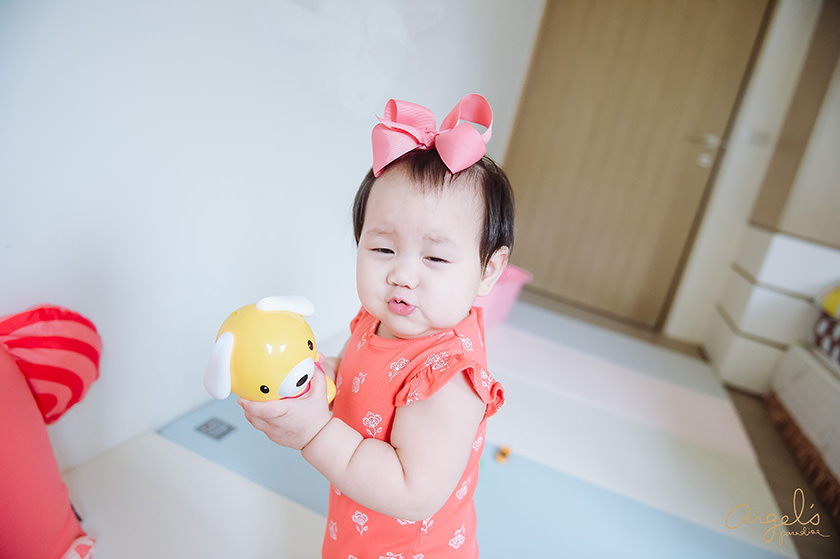 【育兒】小牛津查查狗故事機~讓陪伴變輕鬆、安撫寶寶的哄嬰神物(藍芽,防摔衣)!有影片喔!