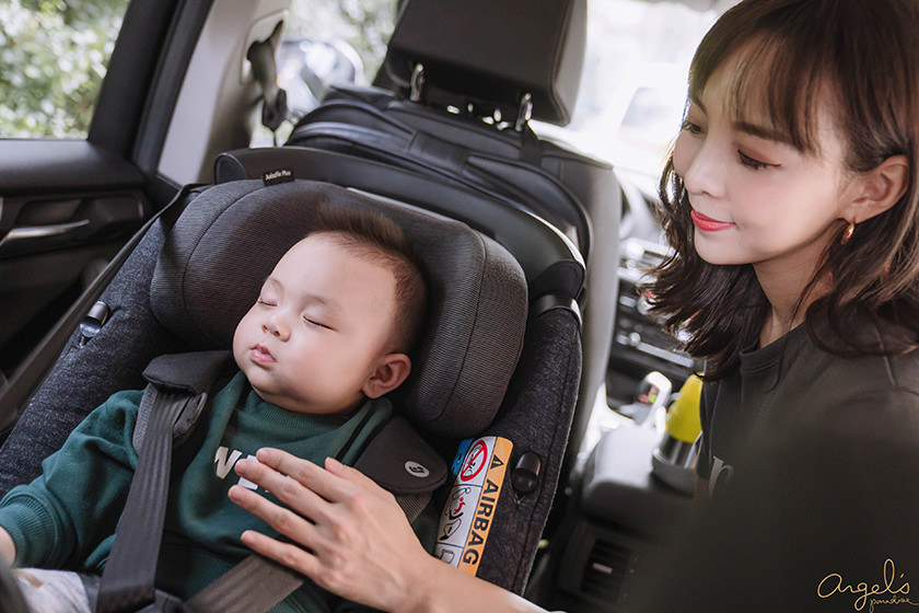 滿足爸媽所有需求！【 MAXI-COSI 】AxissFix Plus 360°旋轉新生兒成長型汽座”讓我優雅育兒“