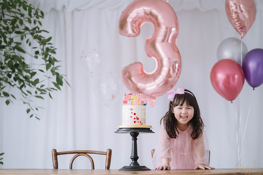 【成長紀錄.慶生】Riley大姐姐邁入三歲囉！有趣好玩卻也很難搞的呢～