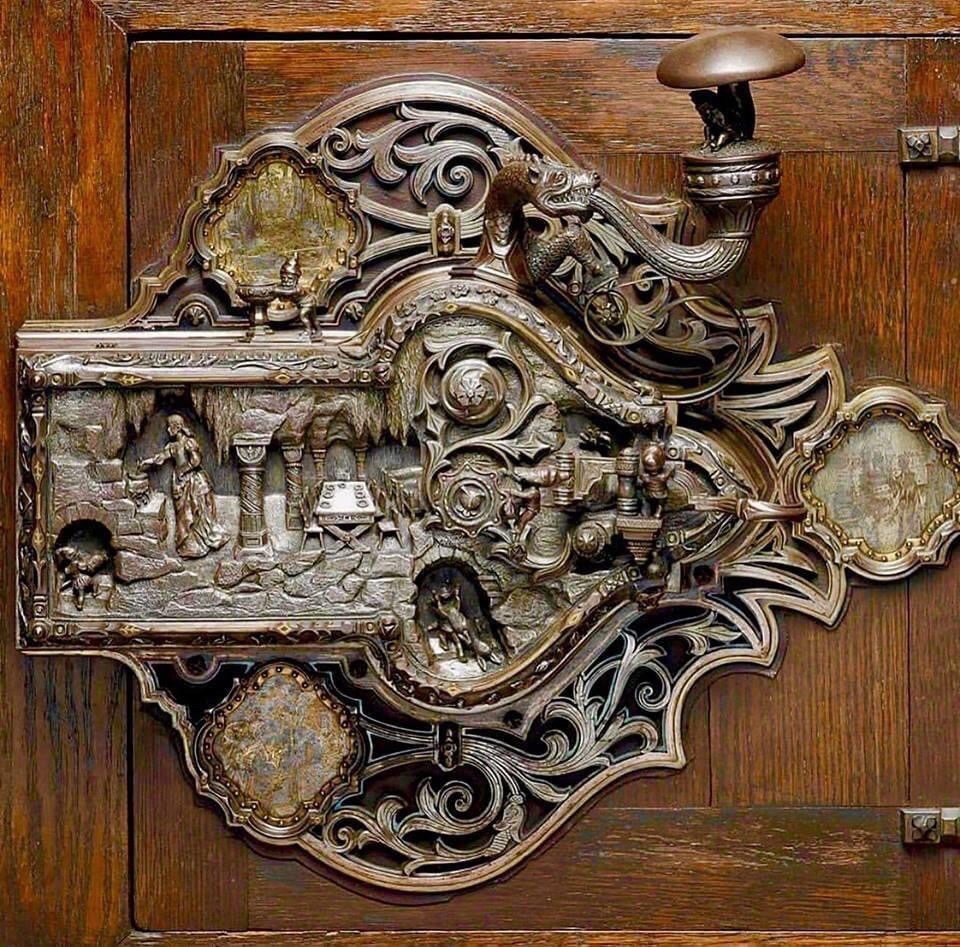 Historic Door handles, Knobs, Pulls and Locks • European Cuisine