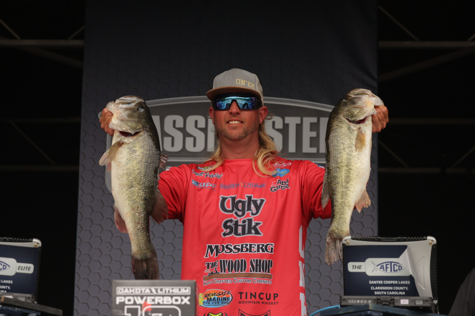 Robertson’s postspawn focus delivers openinground lead at Bassmaster