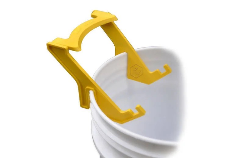 Plastic Pail Perch Ango Apiculture