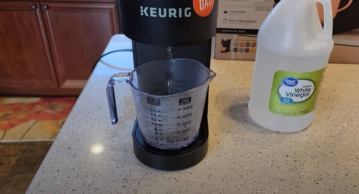 How to Descale a Keurig K Slim With Vinegar (Pictures)