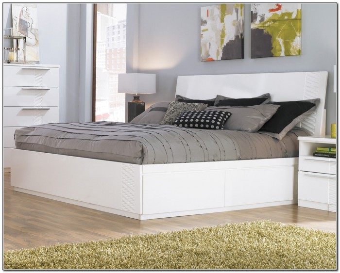 White Platform Bed With Drawers