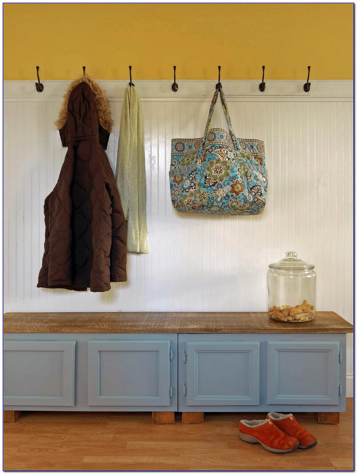 Build A Simple Mudroom Bench