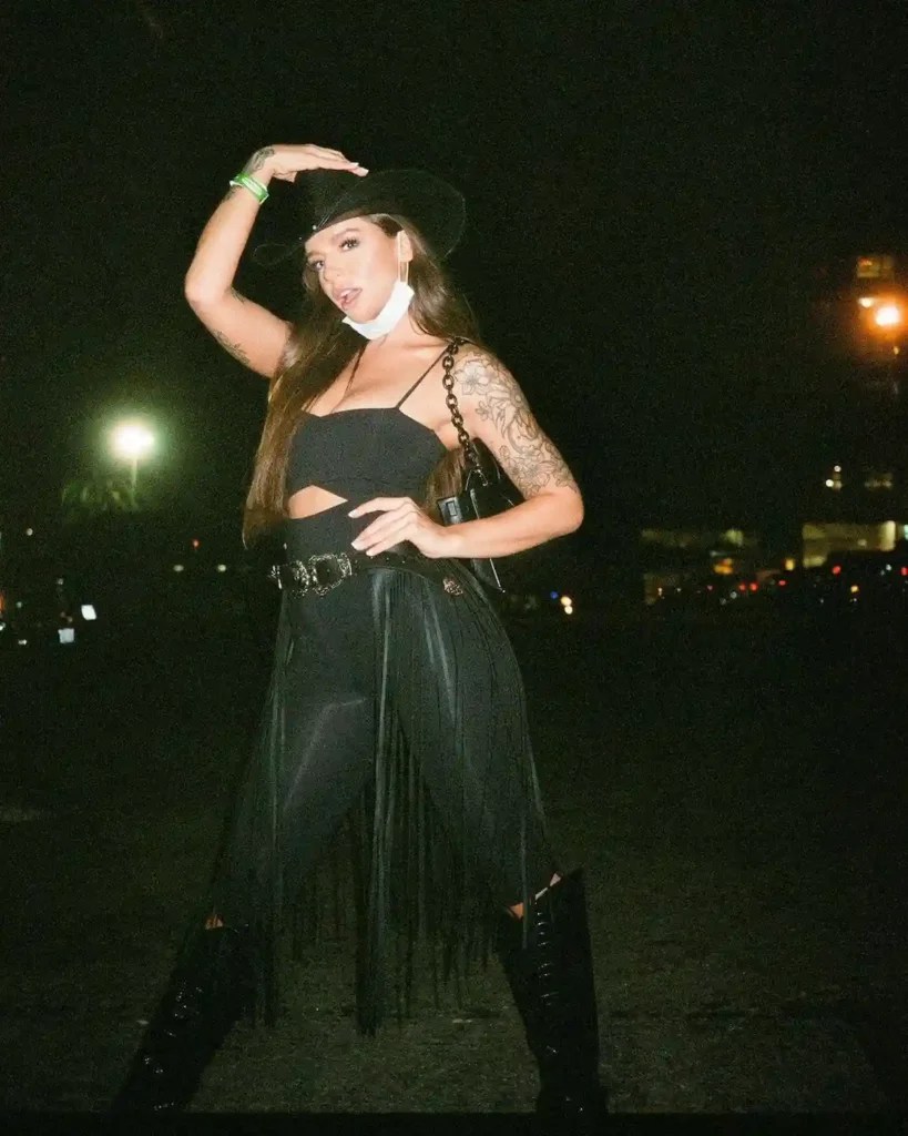 April Olsen Husband, Boyfriend, Age, Bio, Married? Wikipedia