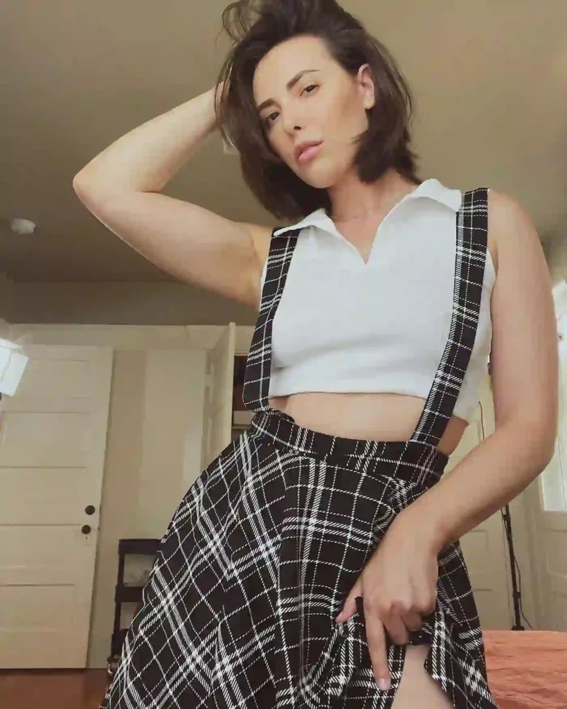 Casey Calvert Husband, Age, Wiki, Biography, Boyfriend, Real Name, Married,