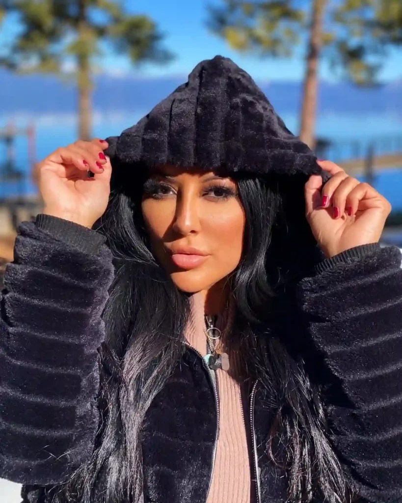 (Deanne Munoz) Kiara Mia Bio, Husband, Boyfriend, Real Name, Age, Wiki