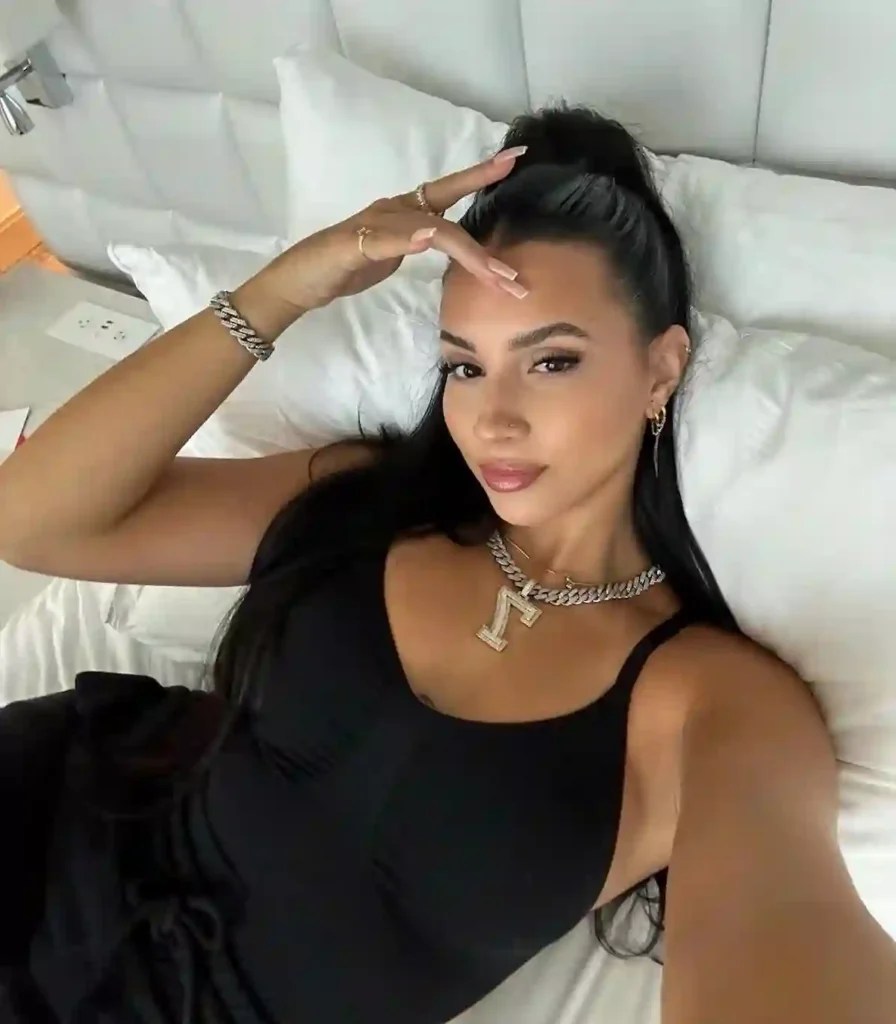 Lynn Kainoa Bio, Age, Wiki, Biography, Husband, Wikipedia,