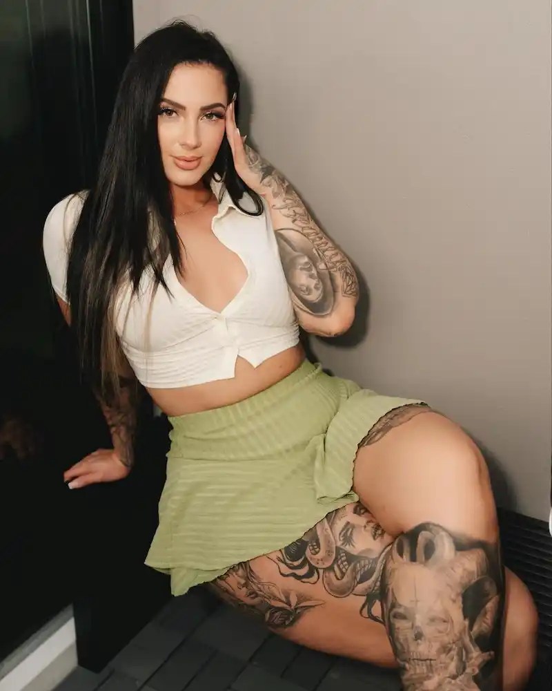 Naomi Foxx Bio, Age, Wiki, Married? Net Worth, Husband, Wikipedia, Biography, Boyfriend,