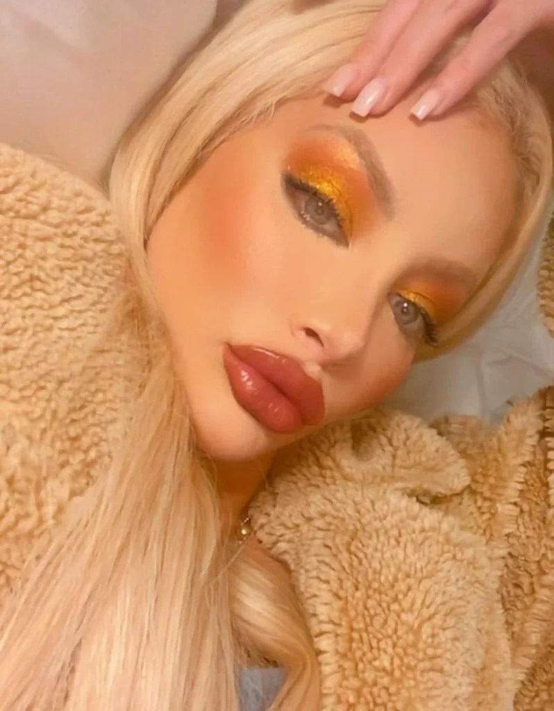 (Elaine Forshee) Nicolette Shea Wiki, Age, Boyfriend, Bio, Husband, Net Worth,