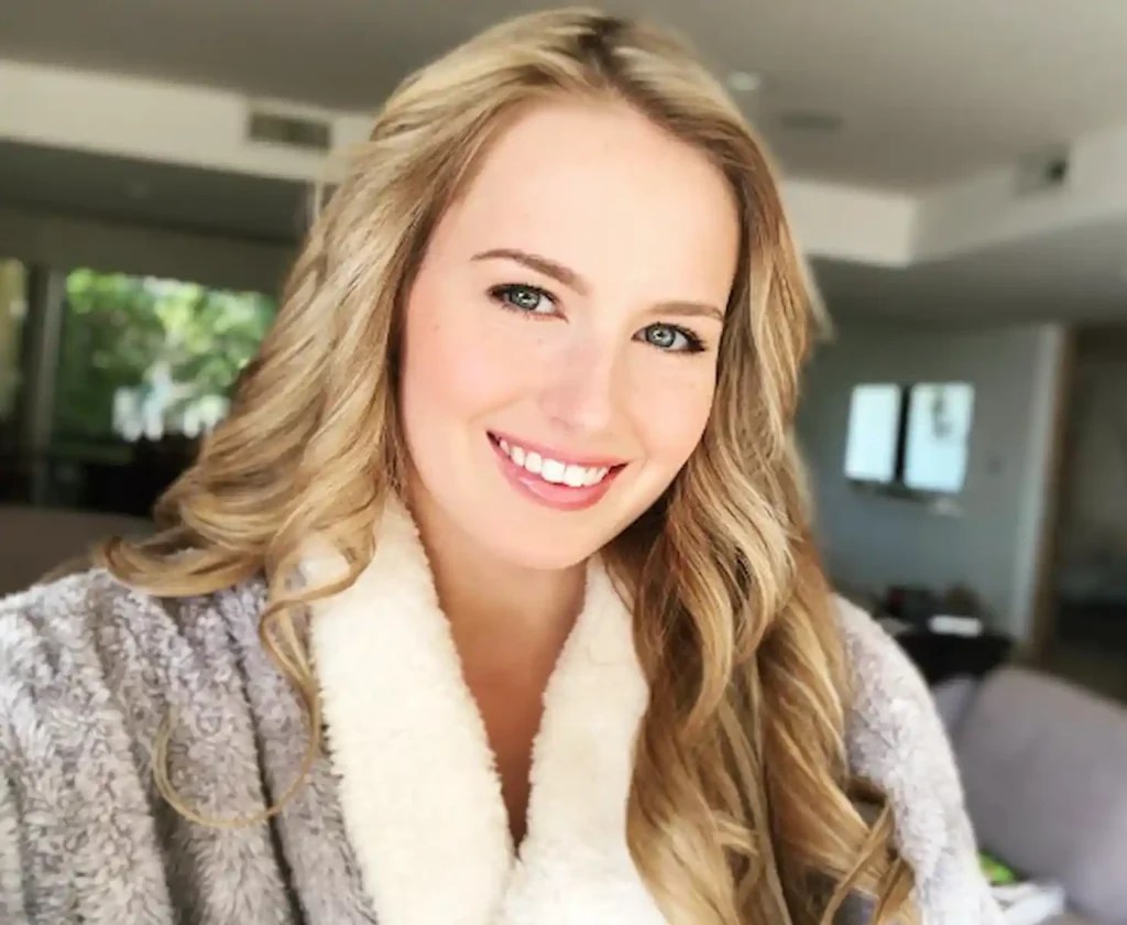 Scarlett Sage Bio, Wiki, Age, Biography, Husband, Boyfriend, Married?