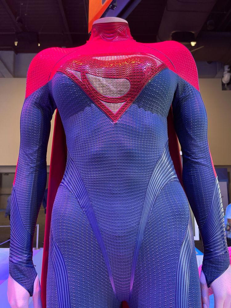 The Flash New Set Photos Reveal DCEU's First Supergirl Costume