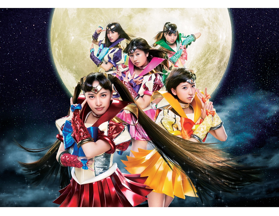 Momoiro Clover Z and the main cast are performing the
