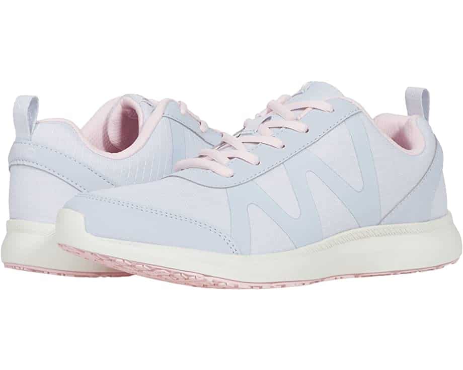 The 7 Best Researched Shoes For Dog Groomers (updated 2023) AnimKy