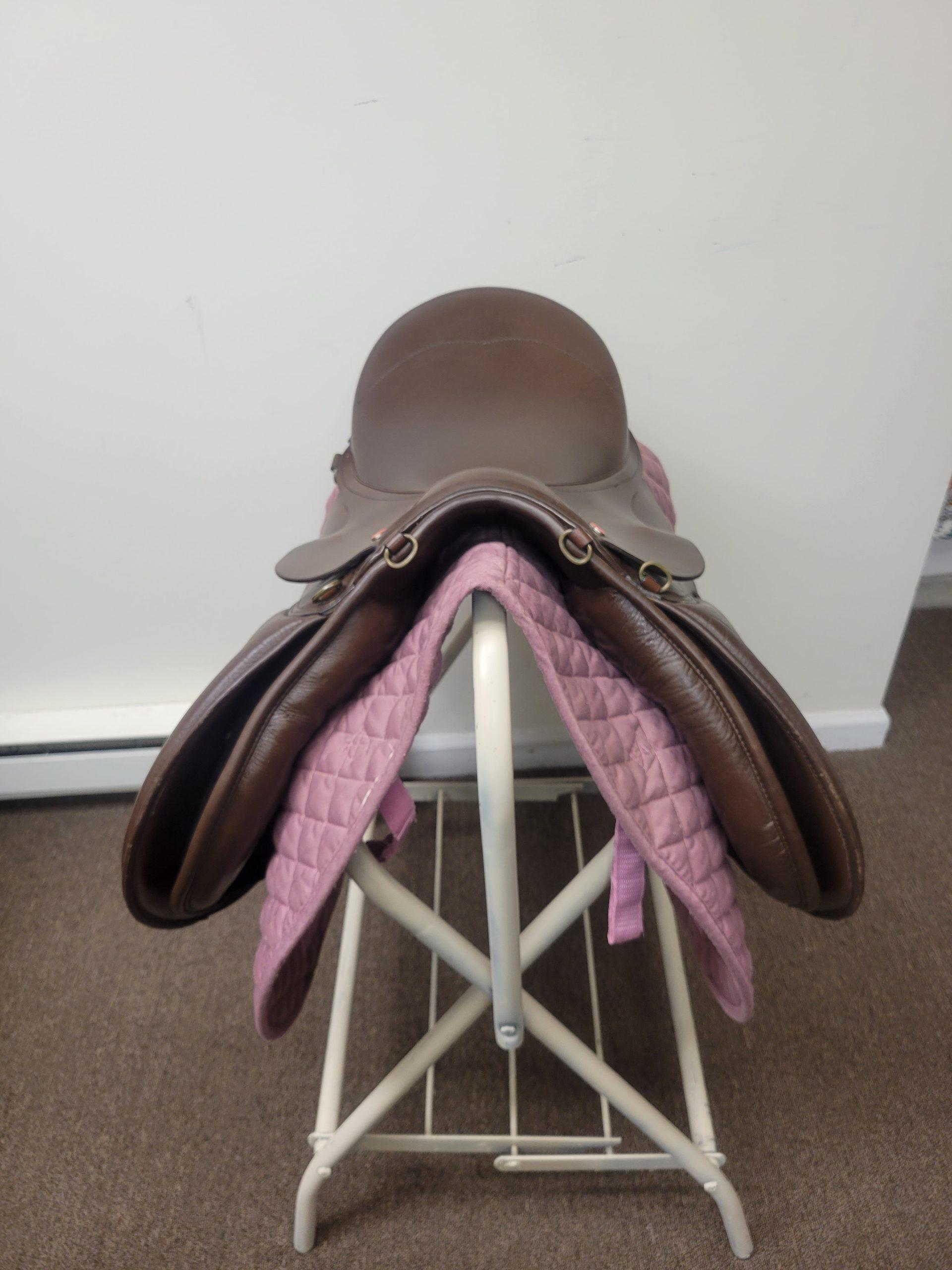 Duett Companion 2 Foxhunter A/P Trail English Saddle 34 (wide), 17.5″ seat, brown leather