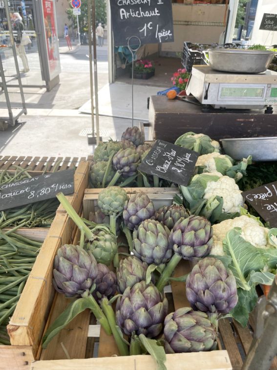 Breakfast and St. Antoine Market in Lyon