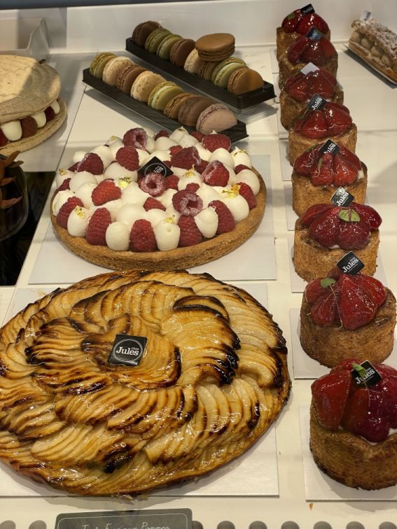 Breakfast and St. Antoine Market in Lyon