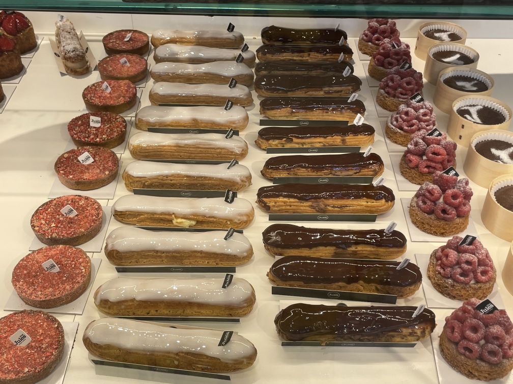 Breakfast and St. Antoine Market in Lyon