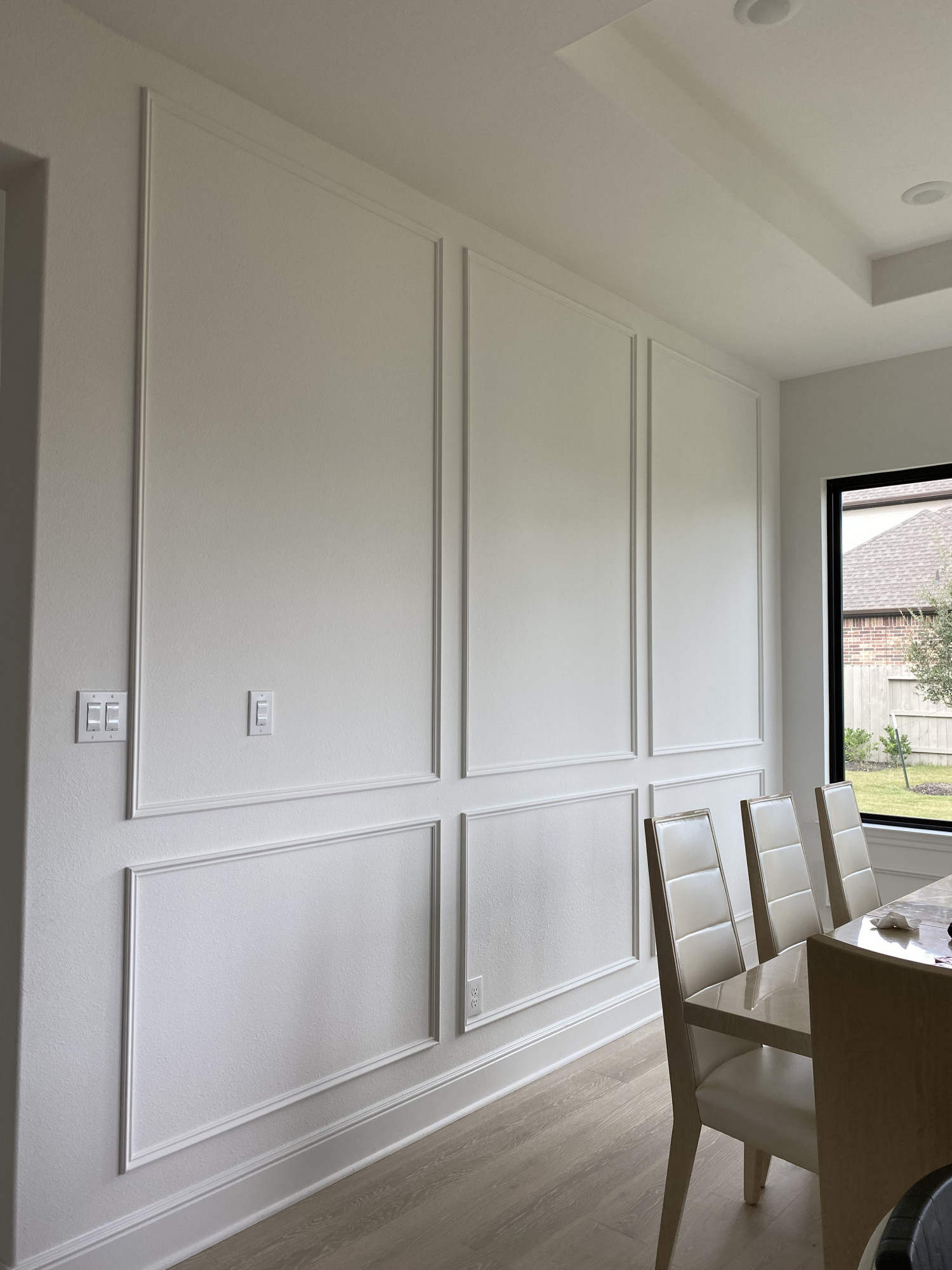 WHAT YOU NEED TO KNOW ABOUT ADDING WAINSCOTING (WALL TRIM/MOLDING