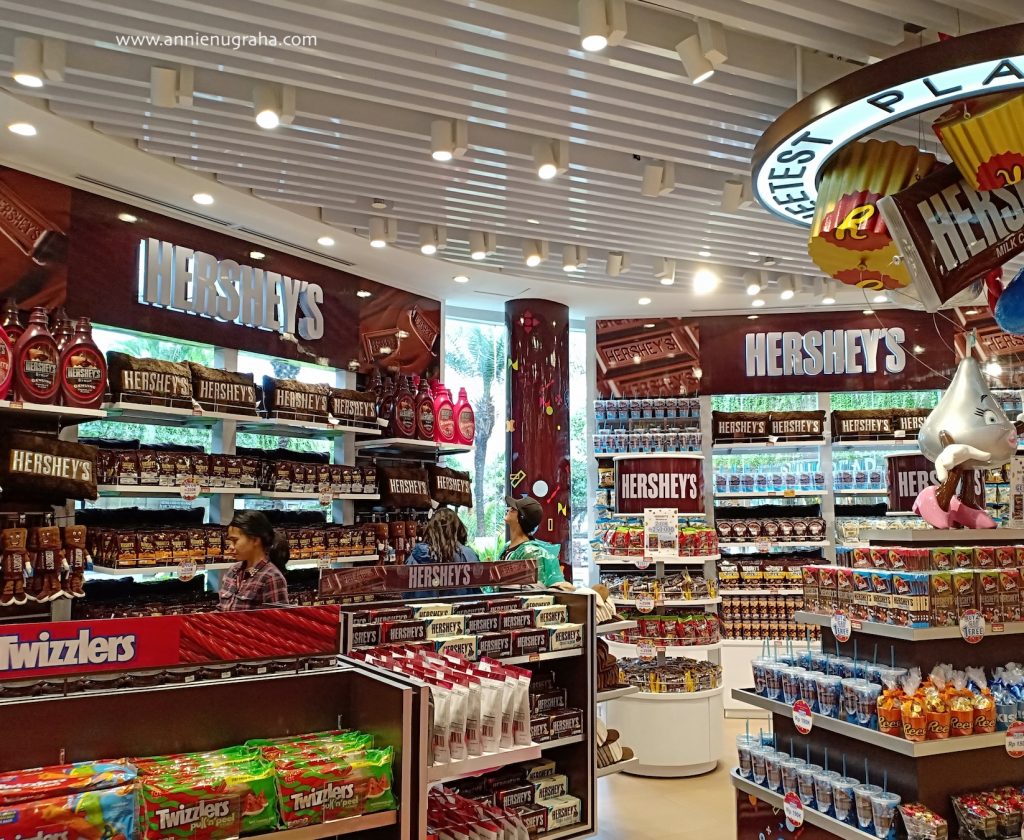 Candylicious Bali. Surga Penggemar Permen Dan Coklat Di Beachwalk, Bali - Annie Nugraha