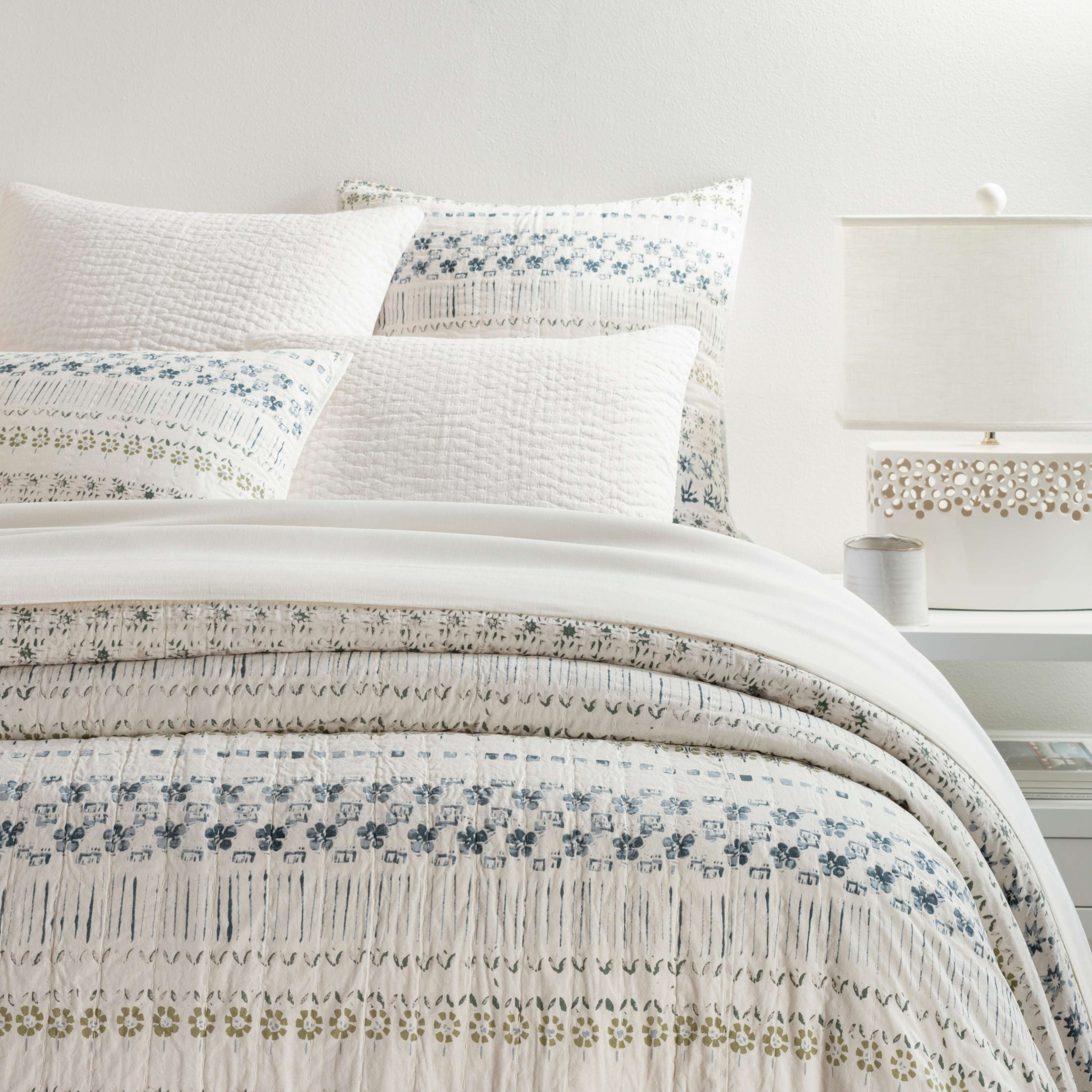 Hawthorn Coverlet Pine Cone Hill