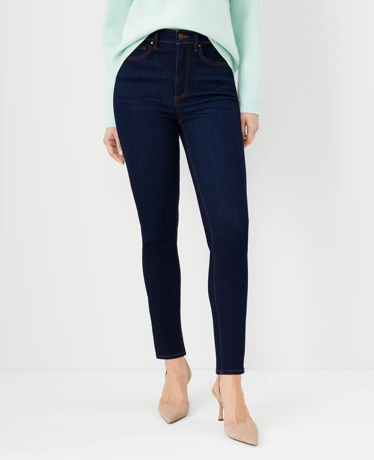 Petite Curvy Sculpting Pocket High Rise Skinny Jeans in Rinse Wash