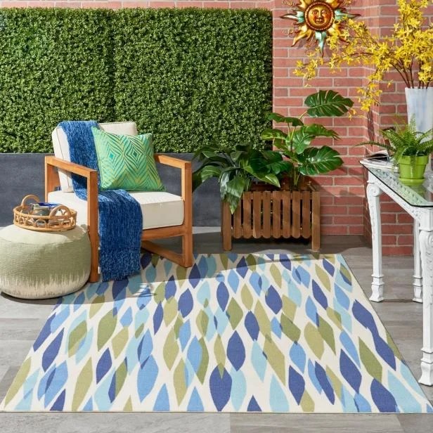 What is the Best Material for Outdoor Rugs? Ann Inspired