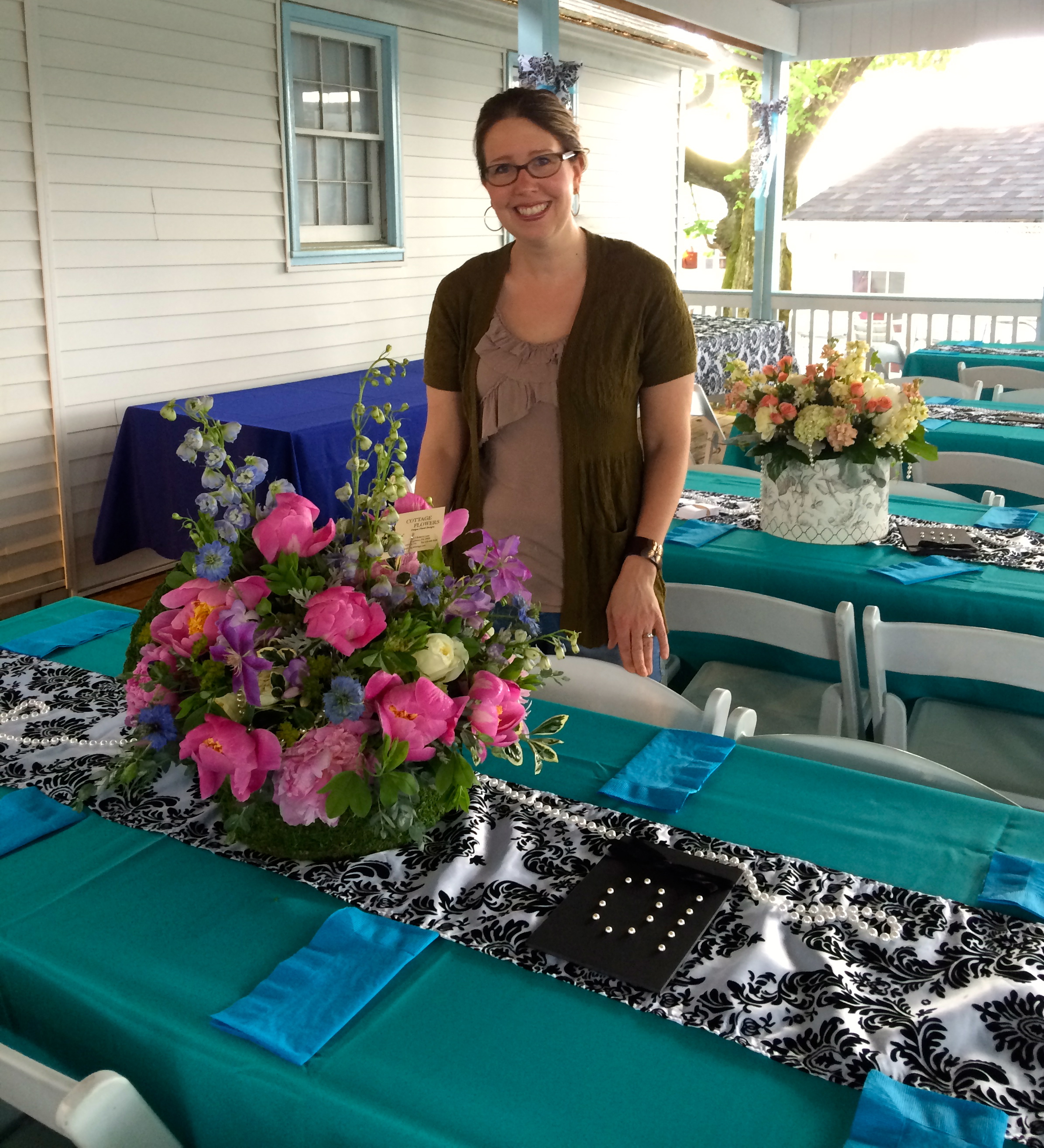 roots to blooms adventures in ecofriendly floral design, gardening