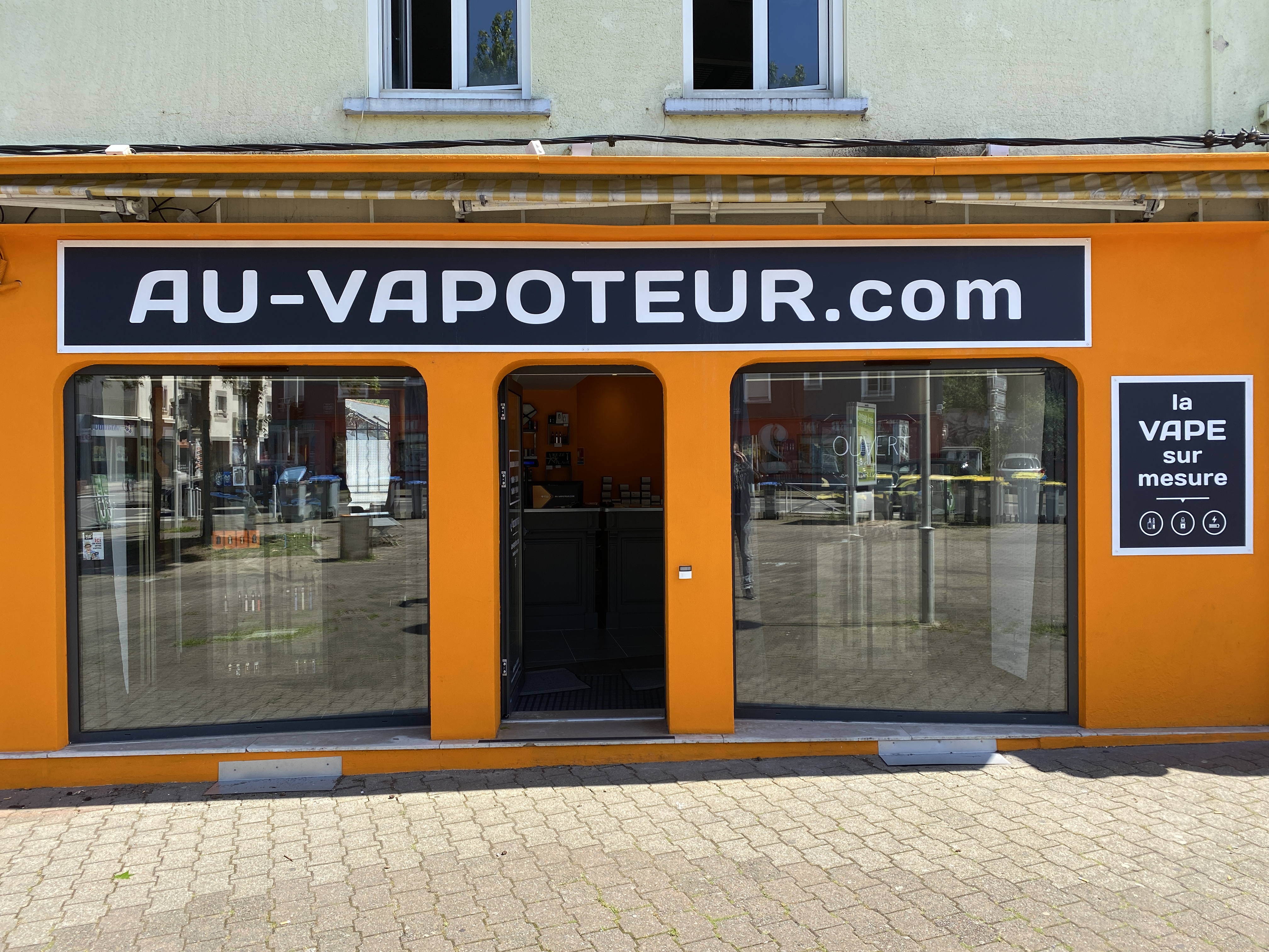 À REZé boutique de vape, magasin vapotage et cigarette