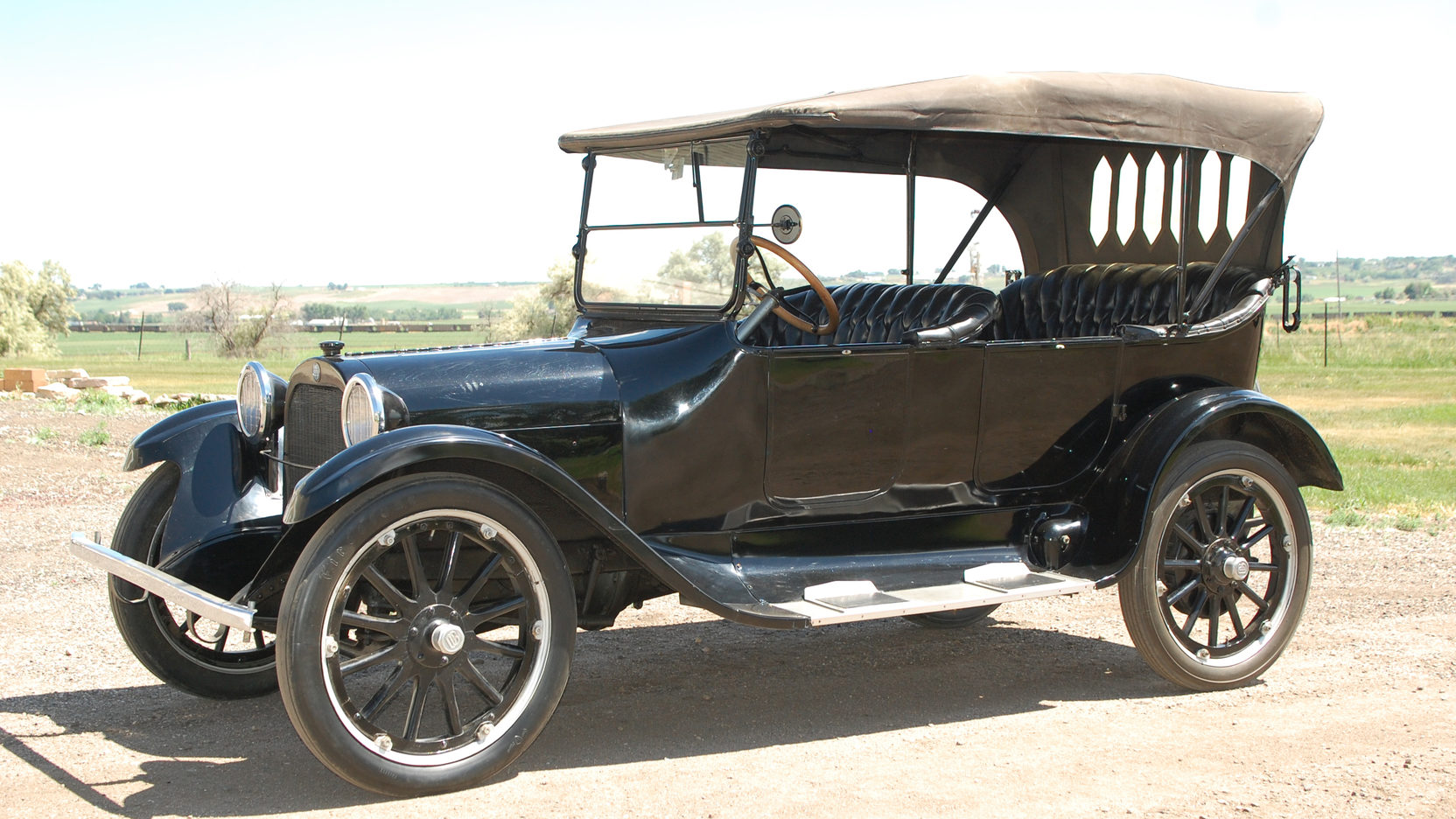 14 novembre 1914 les frères Dodge termine leur première voiture L