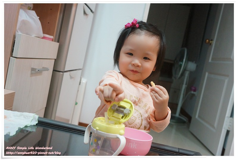 【育兒好物】副食品餐具推薦 ♥ 圍兜／碗／湯匙／水杯