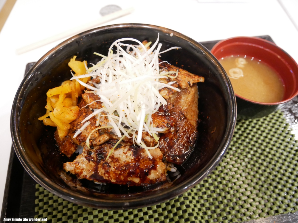 【大阪自由行】大阪天保山購物中心美食 ♥ 甚平豚丼。來自北海道帶廣美食