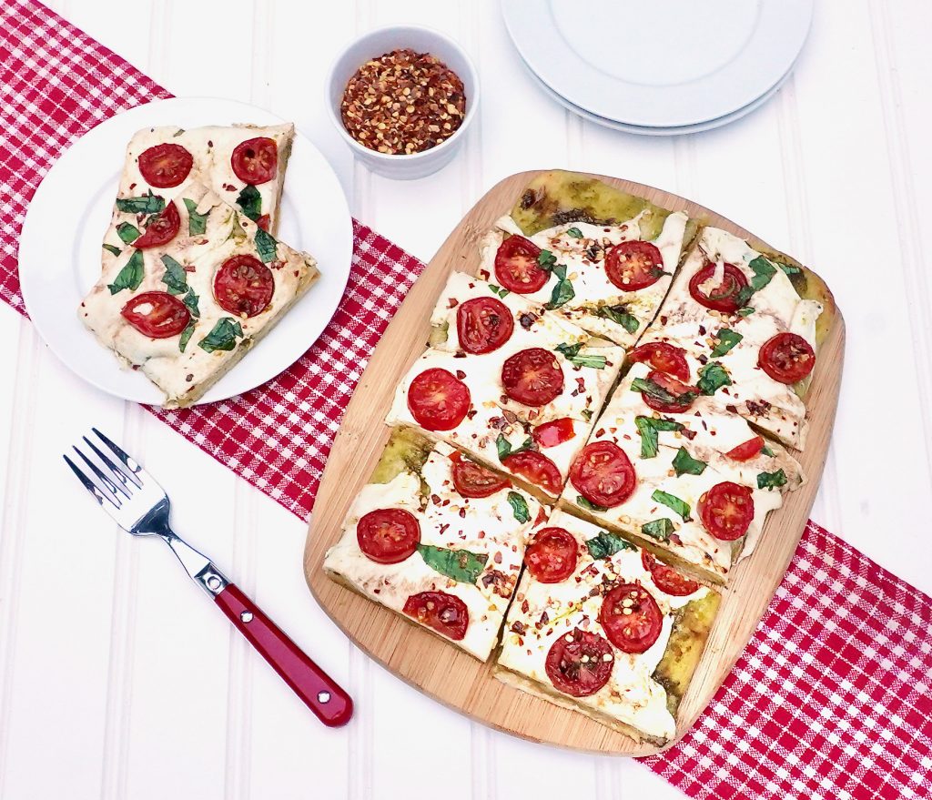 Easy Pesto Mozzarella Caprese Flatbread Pizza Recipe
