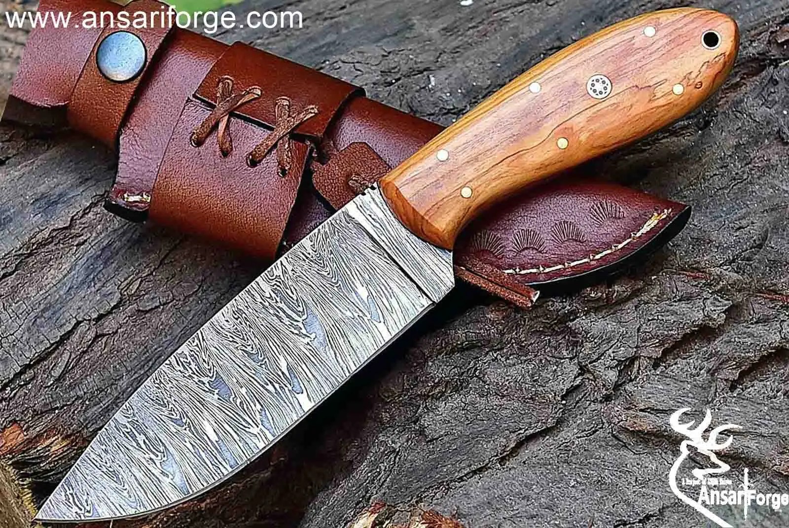 Custom Hand Made Damascus Steel Hunting, SKINNER KNIFE Wooden Handled