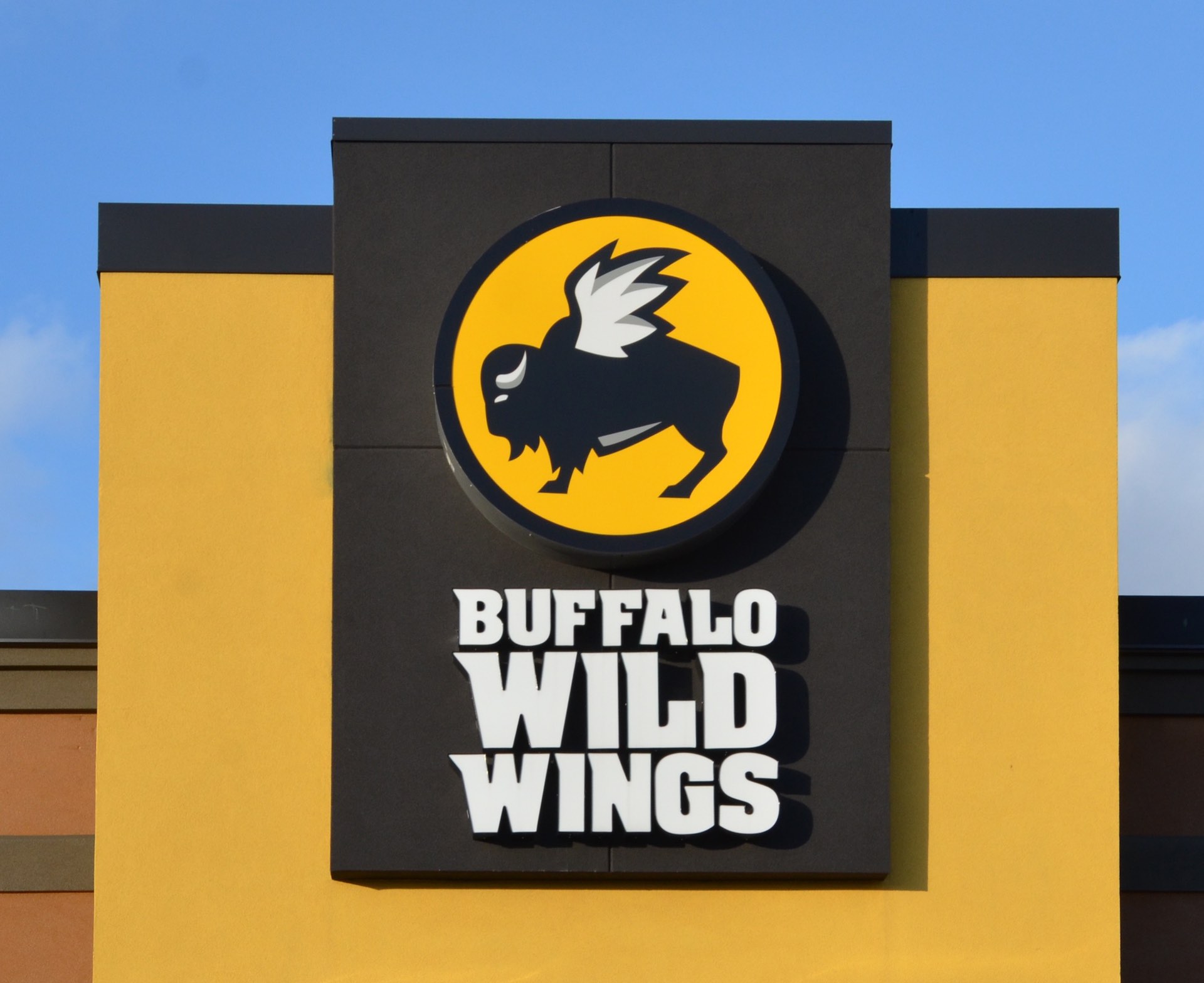Does Buffalo Wild Wings Do Anything for Birthdays? Answers Pal