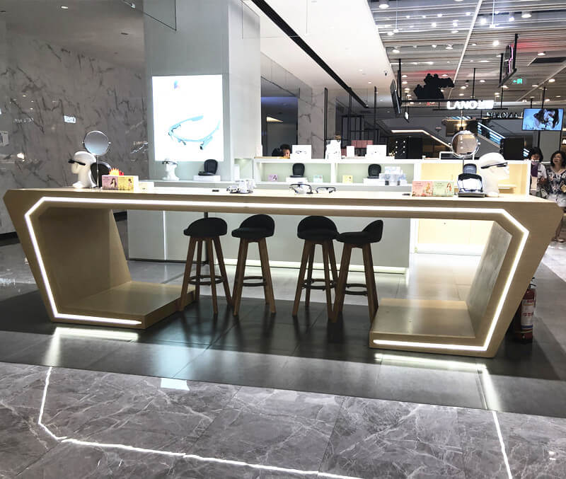 Trapezoidal Style Cell Phone Display Table Wood Mobile Phone Experience